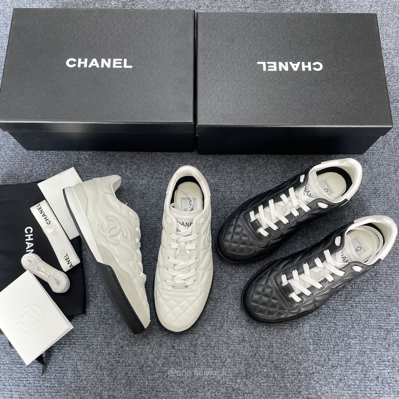 Chanel Shiny Calfskin Suede Quilted Cc Logo White Black E2435 (7) - www.newkick.org Chanel Shiny Calfskin Suede Quilted Cc Logo White Black E2435 (7) - www.newkick.org
