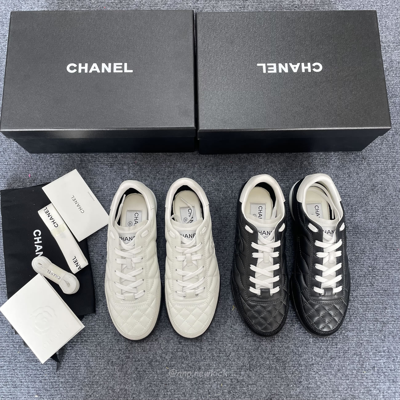 Chanel Shiny Calfskin Suede Quilted Cc Logo White Black E2435 (9) - www.newkick.org Chanel Shiny Calfskin Suede Quilted Cc Logo White Black E2435 (9) - www.newkick.org