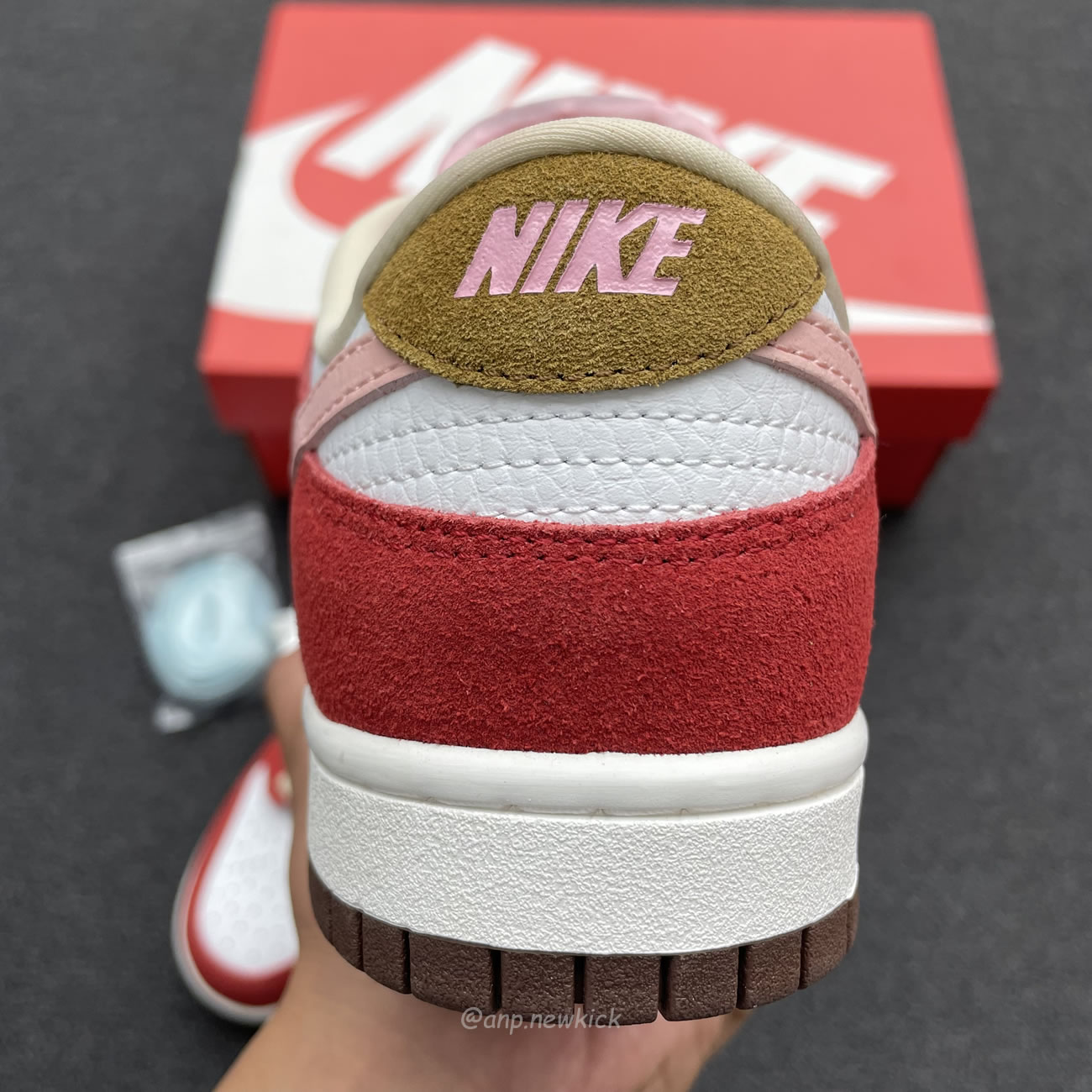 Nike Dunk Low Prm Bacon Womens Fb7910 600 (2) - www.newkick.org Nike Dunk Low Prm Bacon Womens Fb7910 600 (2) - www.newkick.org