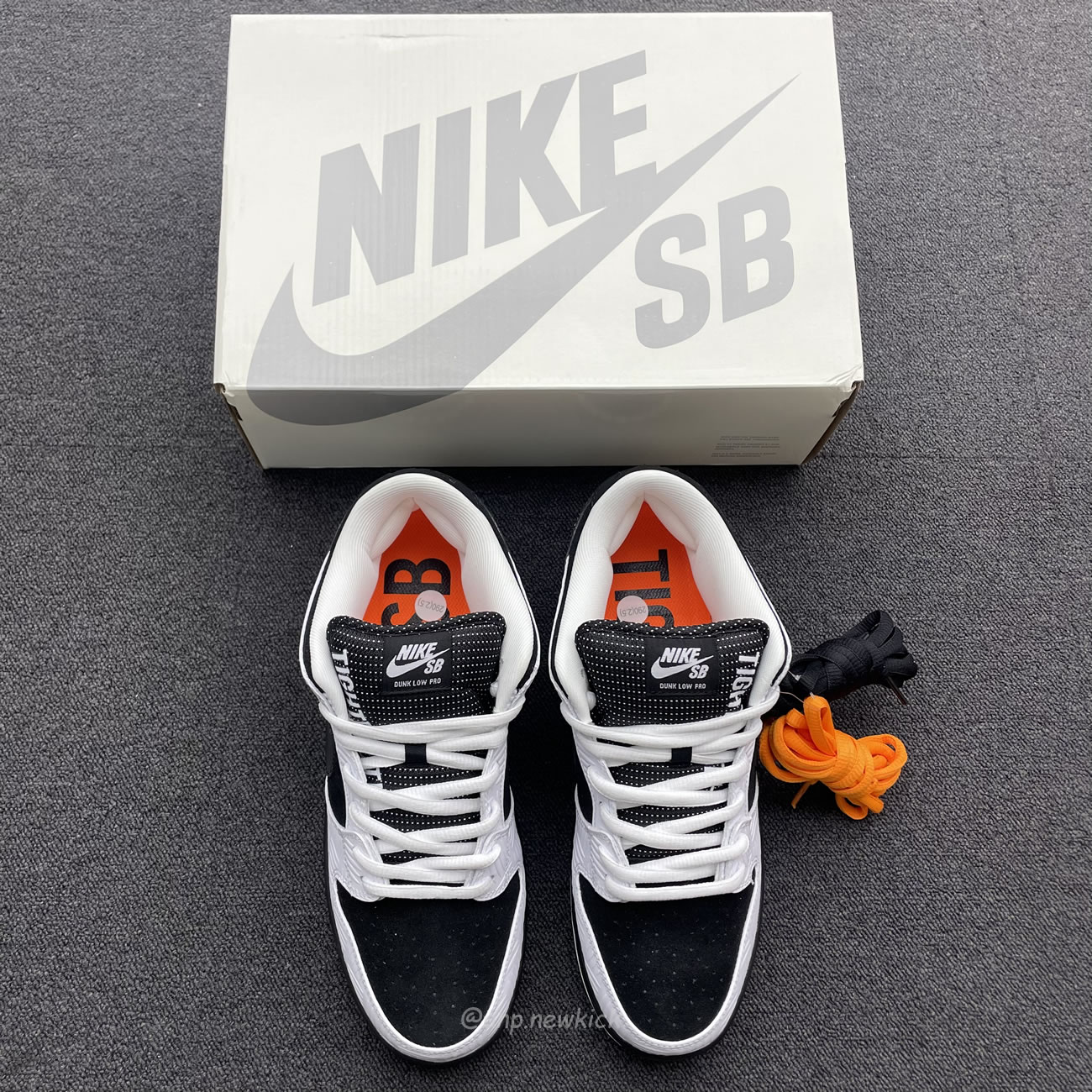 Nike Sb Dunk Low Tightbooth Fd2629 100 (4) - www.newkick.org Nike Sb Dunk Low Tightbooth Fd2629 100 (4) - www.newkick.org