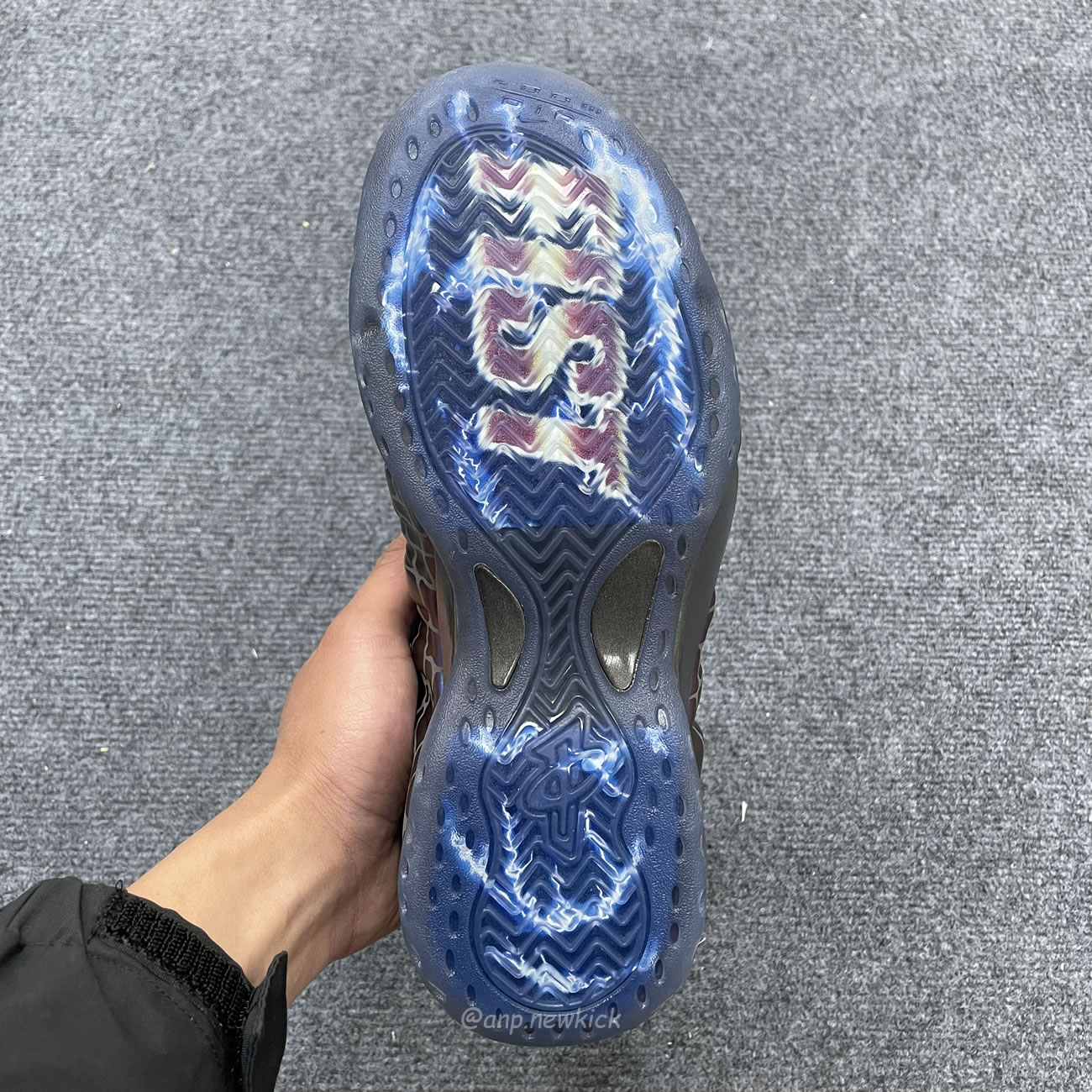 Nike Air Foamposite One Tekken 8 Kazuya Mishima Fq9050 400 (8) - www.newkick.vip Nike Air Foamposite One Tekken 8 Kazuya Mishima Fq9050 400 (8) - www.newkick.vip
