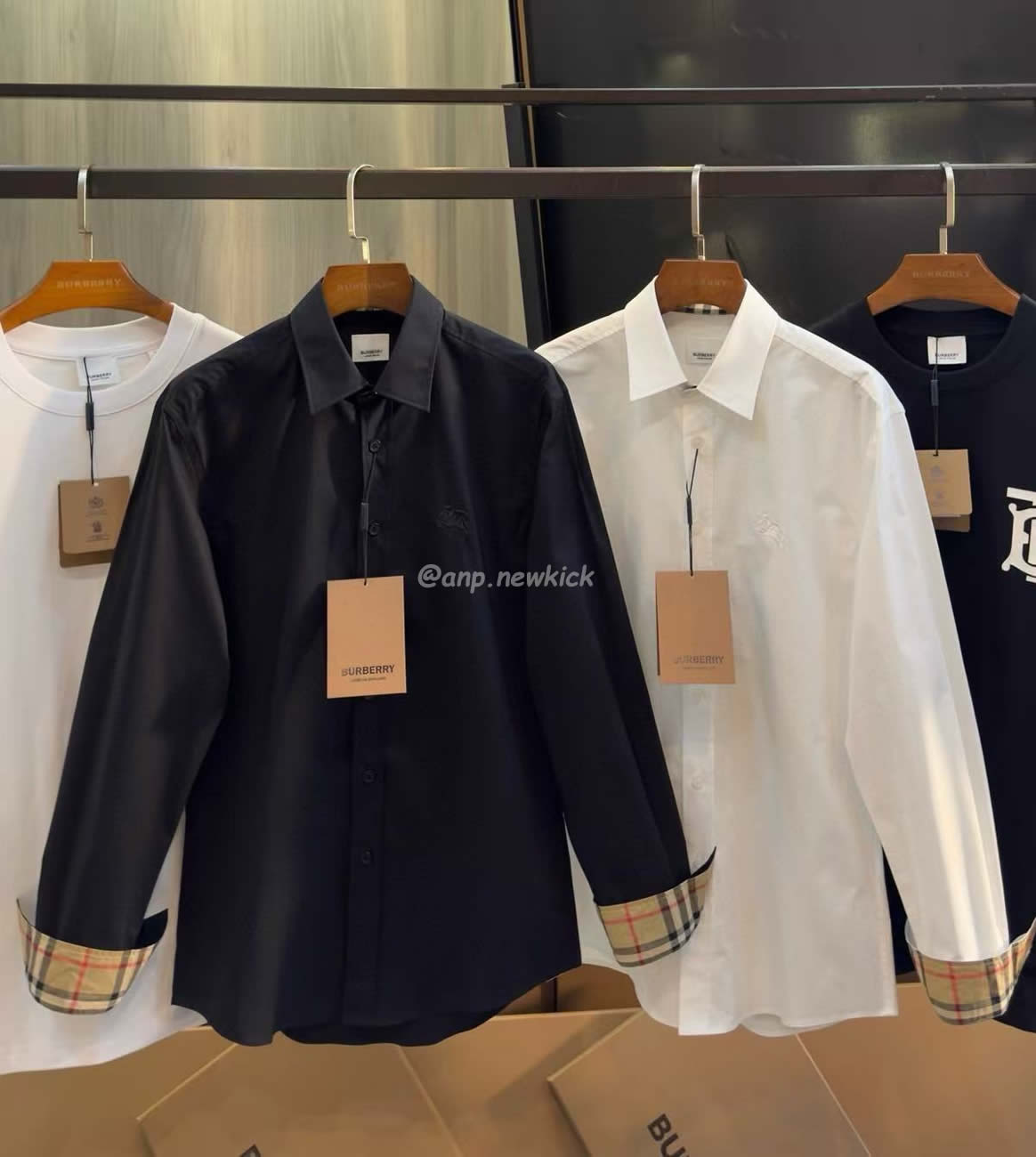 Burberry Slim Fit Monogram Motif Stretch Cotton Poplin Shirt Black White Fw21 80323081 (8) - www.newkick.org Burberry Slim Fit Monogram Motif Stretch Cotton Poplin Shirt Black White Fw21 80323081 (8) - www.newkick.org