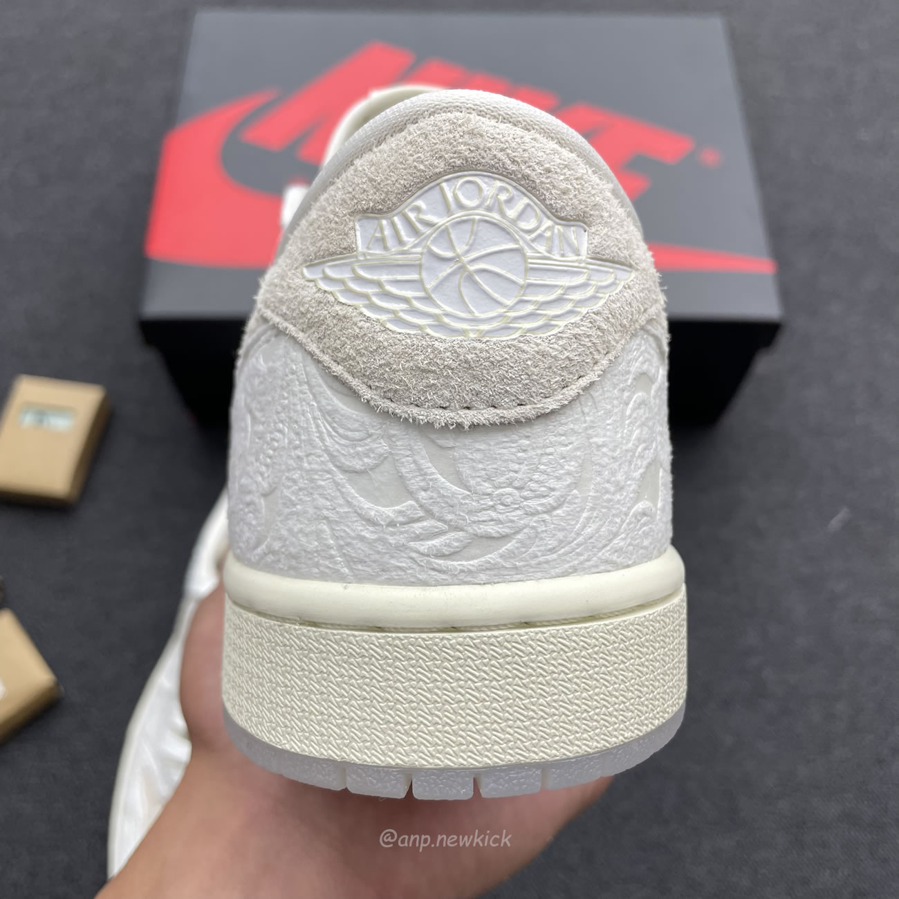 Air Jordan 1 Retro Low Og Chris Paul Fz0455 200 (17) - www.newkick.org Air Jordan 1 Retro Low Og Chris Paul Fz0455 200 (17) - www.newkick.org