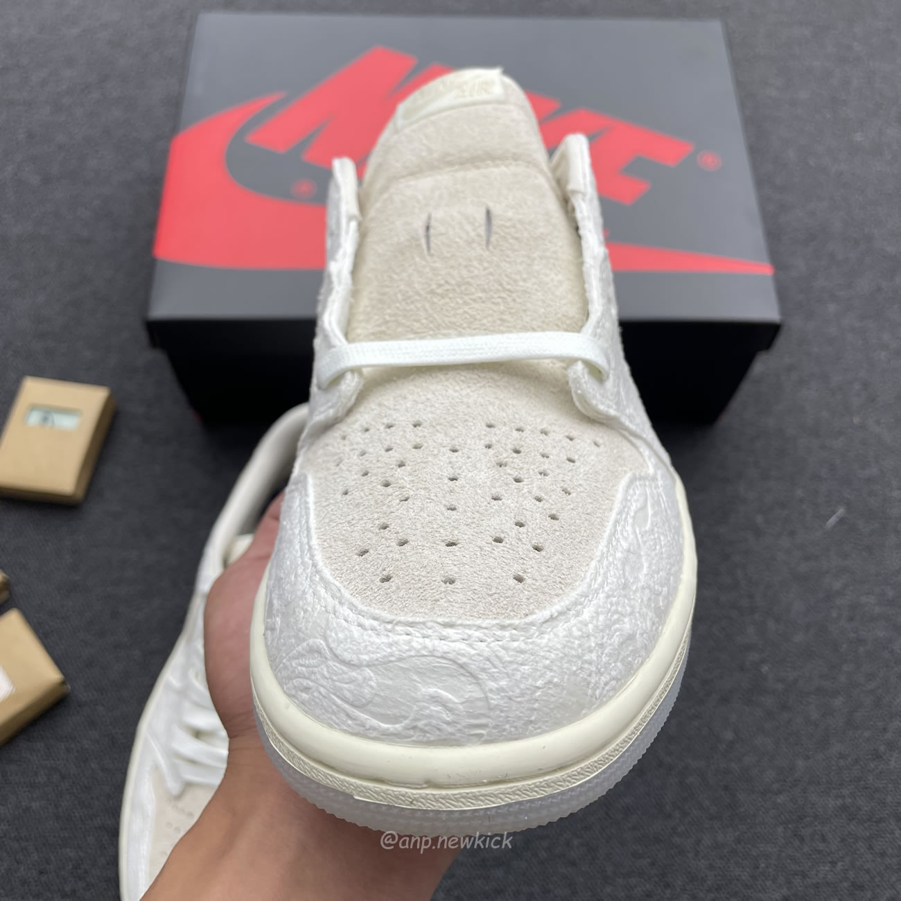 Air Jordan 1 Retro Low Og Chris Paul Fz0455 200 (7) - www.newkick.org Air Jordan 1 Retro Low Og Chris Paul Fz0455 200 (7) - www.newkick.org