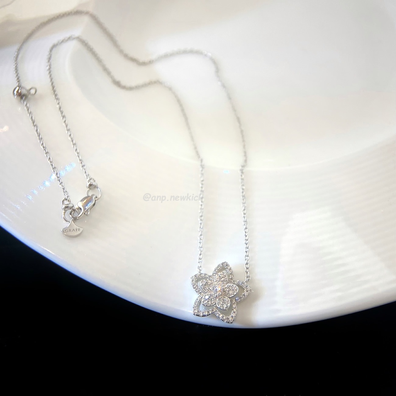 Graff Wild Flower Diamond Pendant (6) - www.newkick.org Graff Wild Flower Diamond Pendant (6) - www.newkick.org