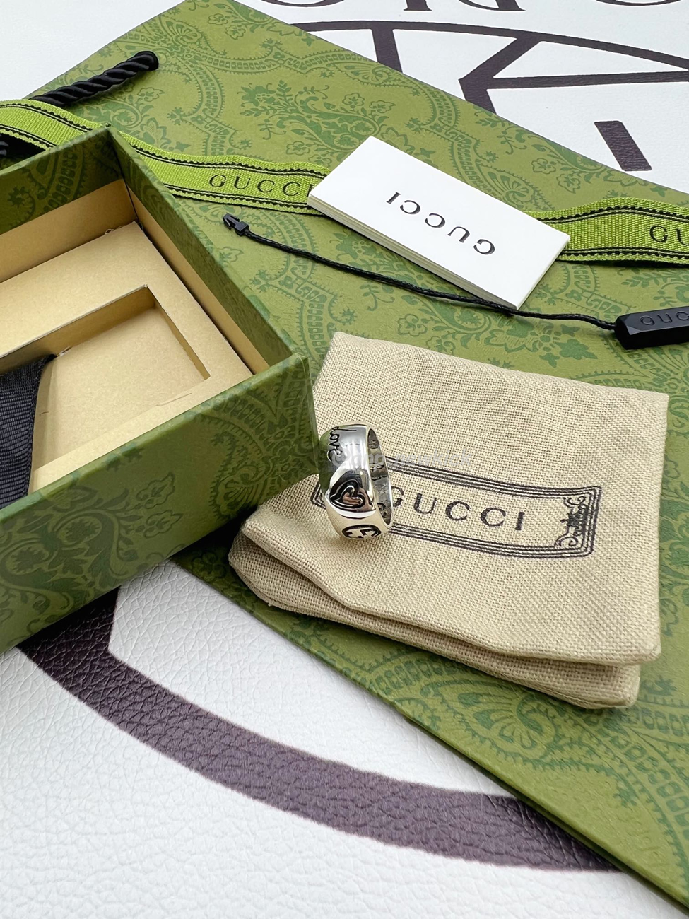 Gucci Blind Fir Love Silver Silvery (2) - www.newkick.org Gucci Blind Fir Love Silver Silvery (2) - www.newkick.org