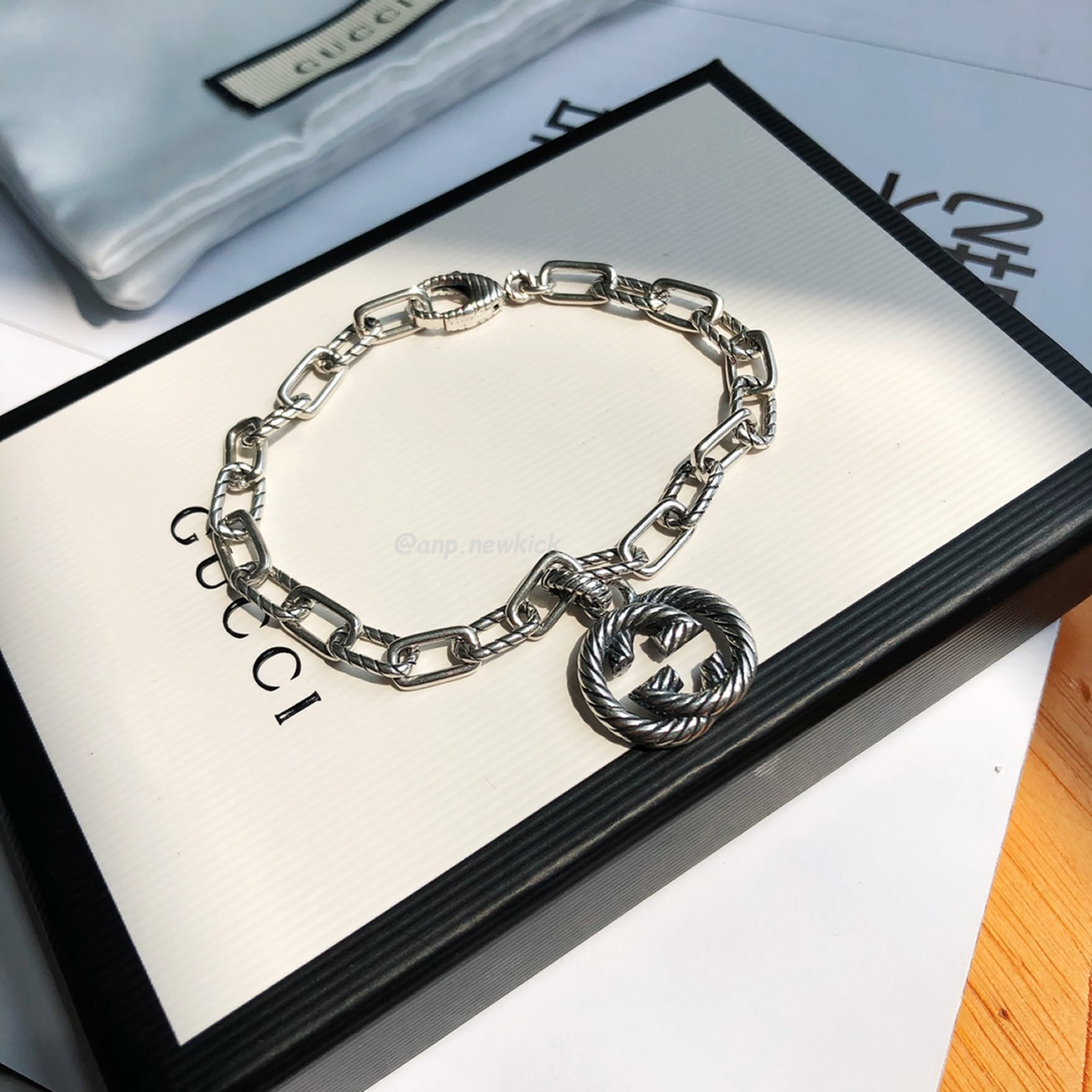Gucci Silver Interlocking G Bracelet (2) - www.newkick.org Gucci Silver Interlocking G Bracelet (2) - www.newkick.org