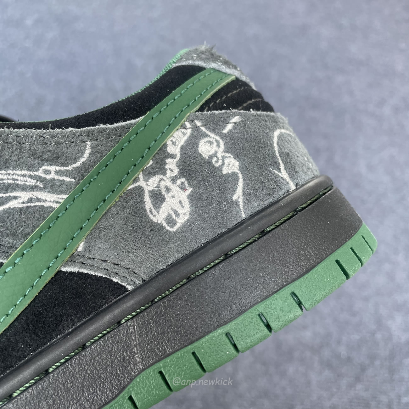 Nike Sb Dunk Low There Skateboards Hf7743 001 (2) - www.newkick.org Nike Sb Dunk Low There Skateboards Hf7743 001 (2) - www.newkick.org