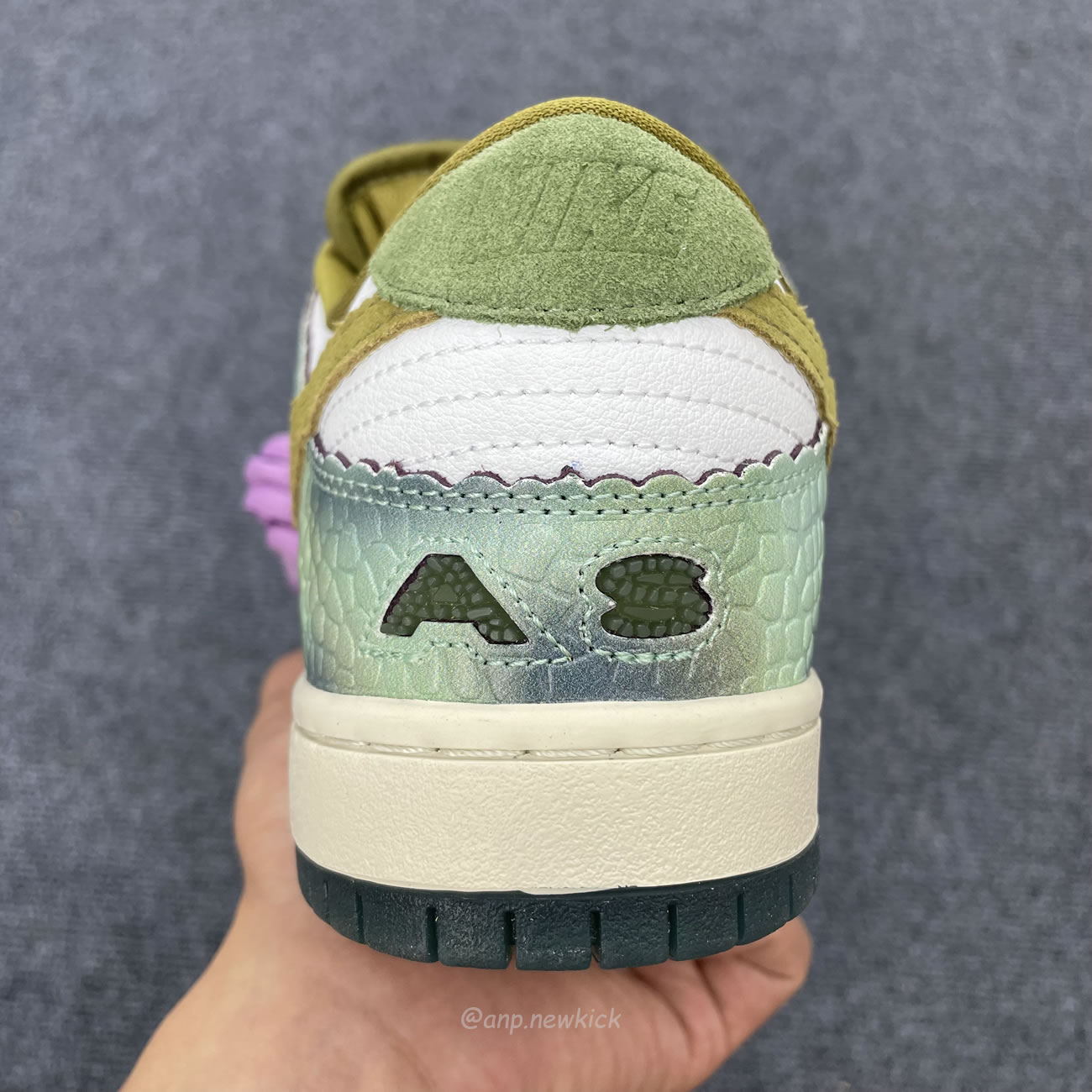 Nike Sb Dunk Low Alexis Sablone Chameleon Hj3386 300 (8) - www.newkick.org Nike Sb Dunk Low Alexis Sablone Chameleon Hj3386 300 (8) - www.newkick.org