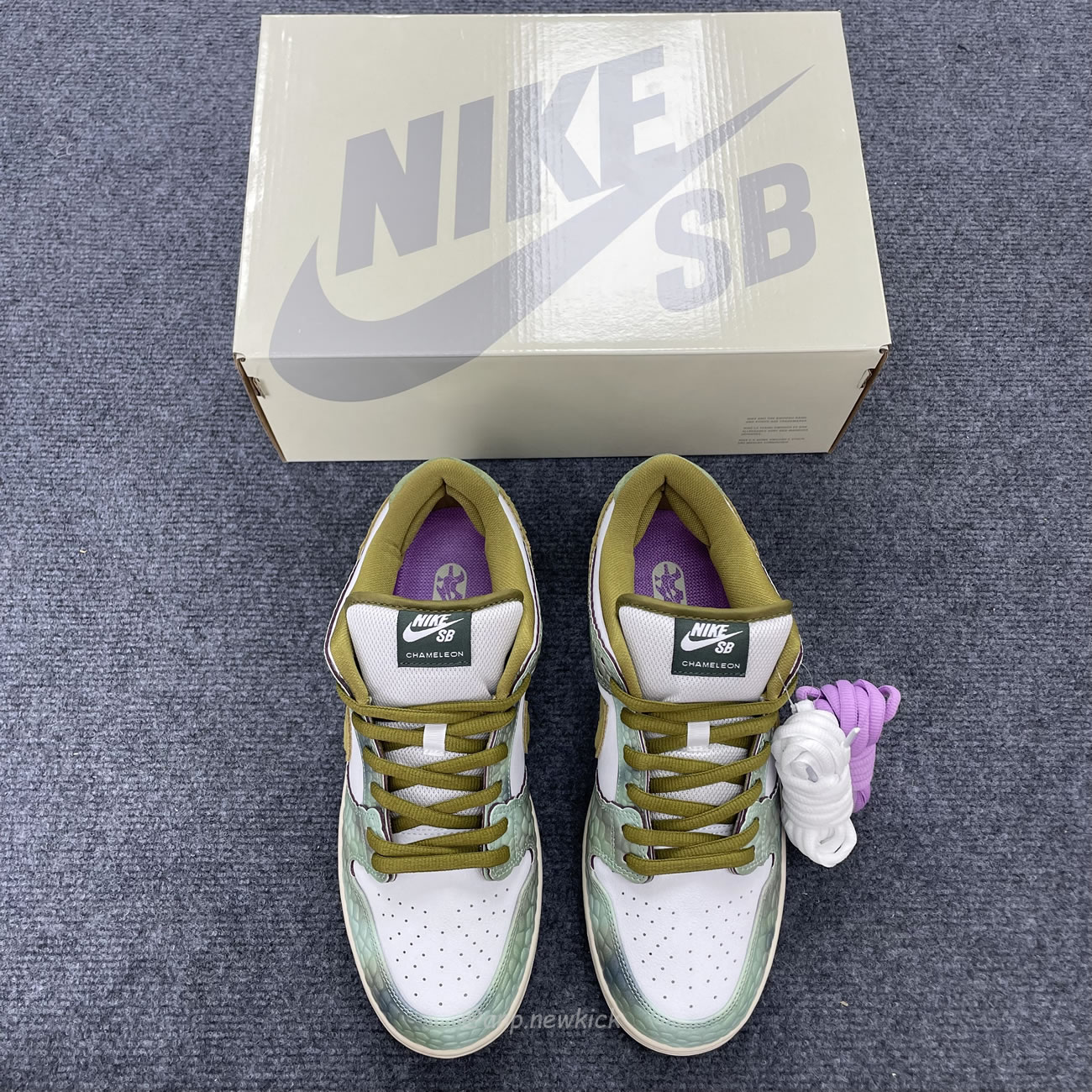 Nike Sb Dunk Low Alexis Sablone Chameleon Hj3386 300 (9) - www.newkick.org Nike Sb Dunk Low Alexis Sablone Chameleon Hj3386 300 (9) - www.newkick.org