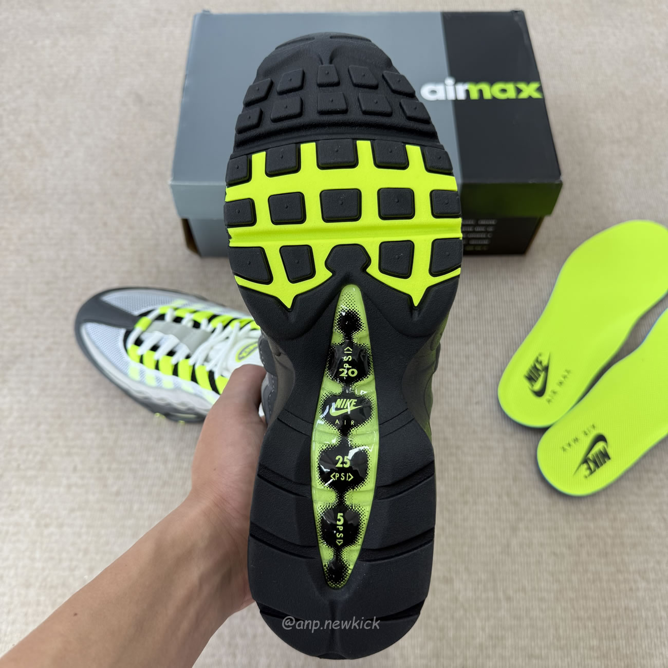 Nike Air Max 95 Og Big Bubble Neon 2025 Hm4740 001 (9) - www.newkick.vip Nike Air Max 95 Og Big Bubble Neon 2025 Hm4740 001 (9) - www.newkick.vip