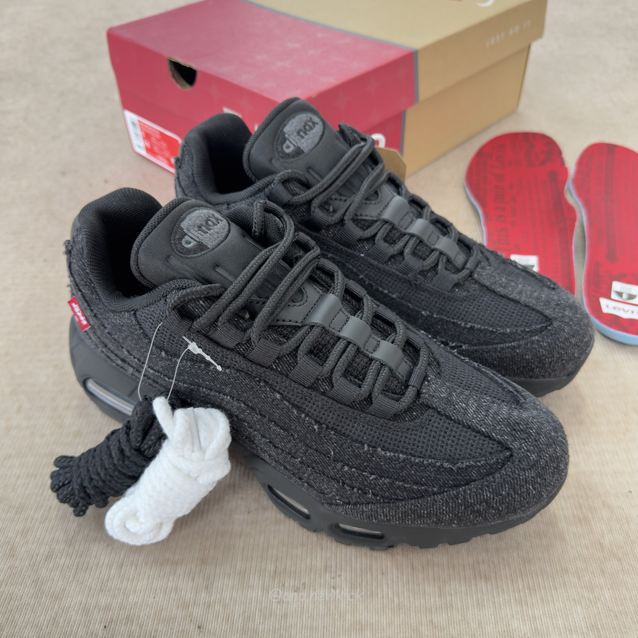 Nike Air Max 95 Og Levis Black Hm4743 001 (7) - www.newkick.org Nike Air Max 95 Og Levis Black Hm4743 001 (7) - www.newkick.org