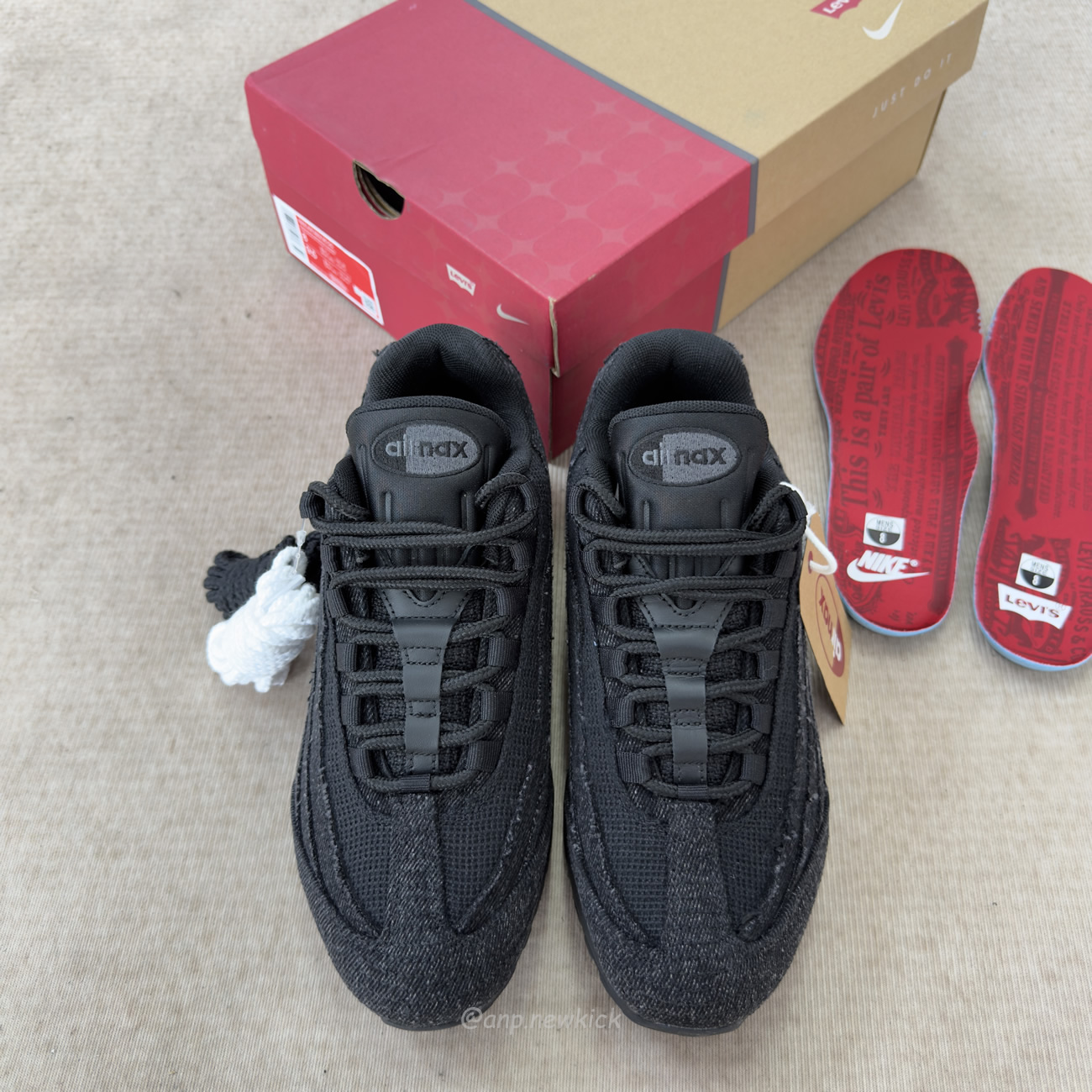 Nike Air Max 95 Og Levis Black Hm4743 001 (9) - www.newkick.org Nike Air Max 95 Og Levis Black Hm4743 001 (9) - www.newkick.org