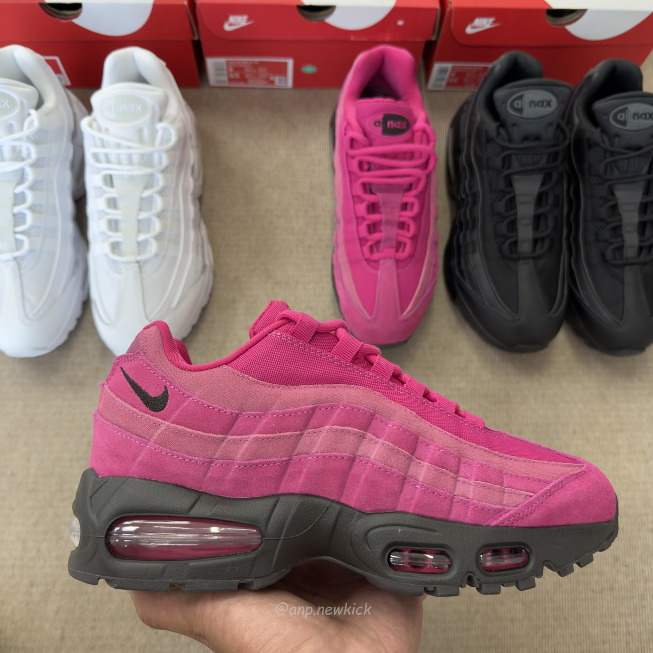 Nike Air Max 95 Og Big Bubble Black Anthracite Triple White Fireberry (7) - www.newkick.org Nike Air Max 95 Og Big Bubble Black Anthracite Triple White Fireberry (7) - www.newkick.org