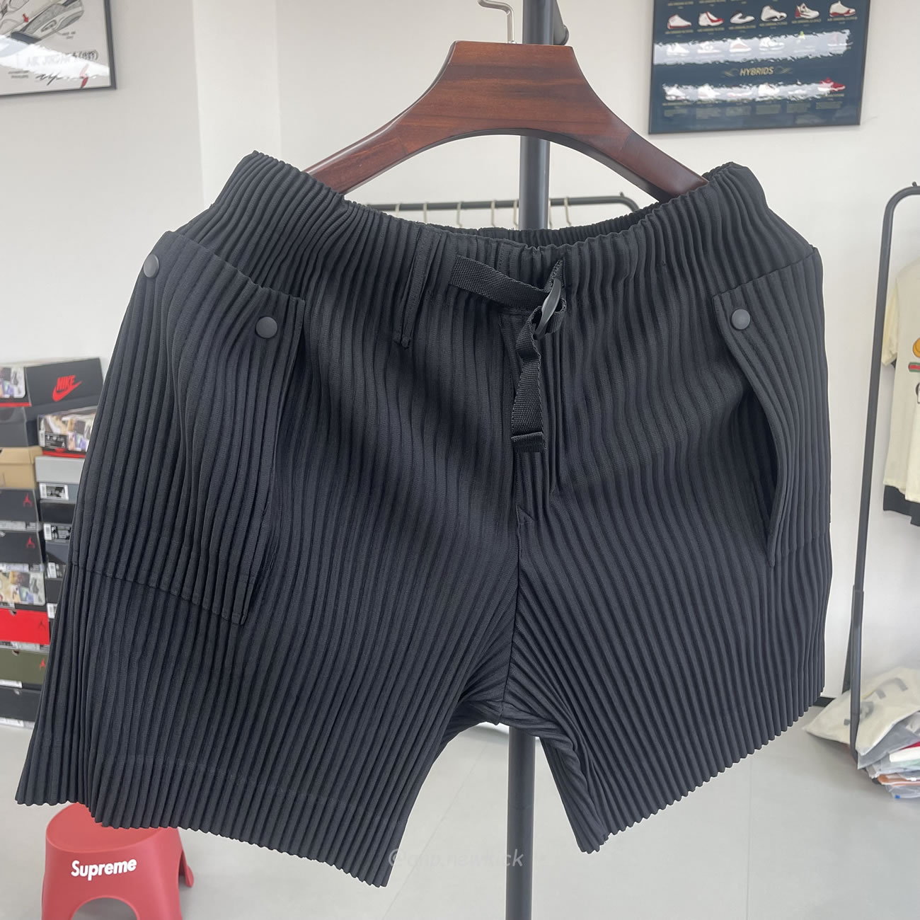 Homme Plissé Issey Miyake Flip Shorts Black Green (11) - www.newkick.org Homme Plissé Issey Miyake Flip Shorts Black Green (11) - www.newkick.org