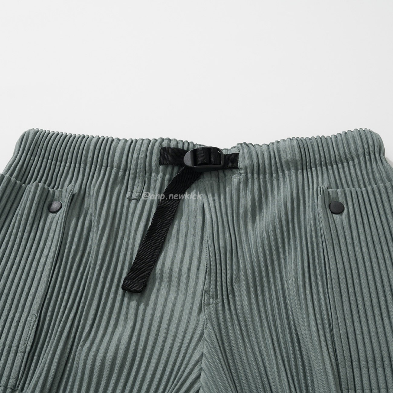 Homme Plissé Issey Miyake Flip Shorts Black Green (12) - www.newkick.org Homme Plissé Issey Miyake Flip Shorts Black Green (12) - www.newkick.org