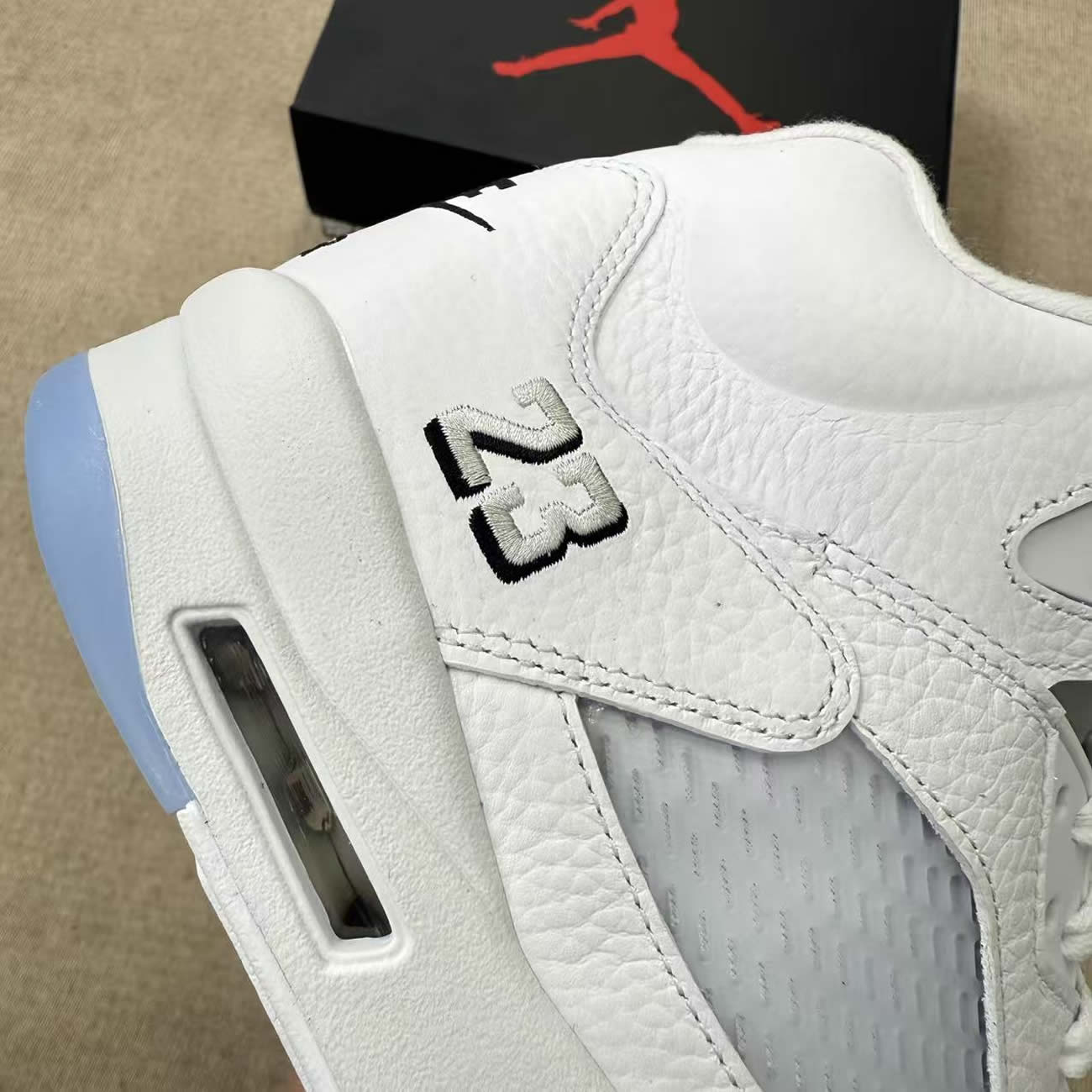 Air Jordan 5 Og White Metallic Hq7978 103 (11) - www.newkick.org Air Jordan 5 Og White Metallic Hq7978 103 (11) - www.newkick.org