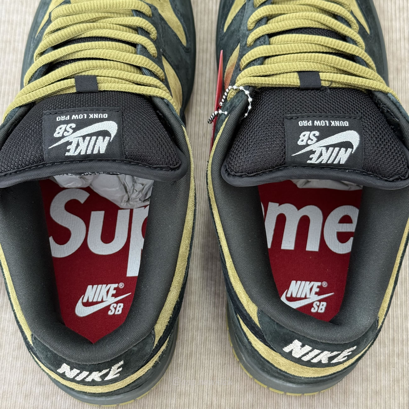 Nike Sb Dunk Low Supreme 94 Camper Green Hq8487 300 (5) - www.newkick.org Nike Sb Dunk Low Supreme 94 Camper Green Hq8487 300 (5) - www.newkick.org