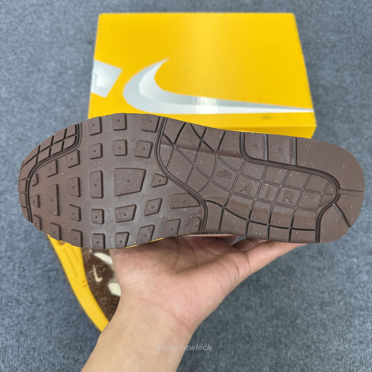 Nike Air Max 1 .swoosh Low Poly Big Head Origins Hv5776 200 (5) - www.newkick.org Nike Air Max 1 .swoosh Low Poly Big Head Origins Hv5776 200 (5) - www.newkick.org
