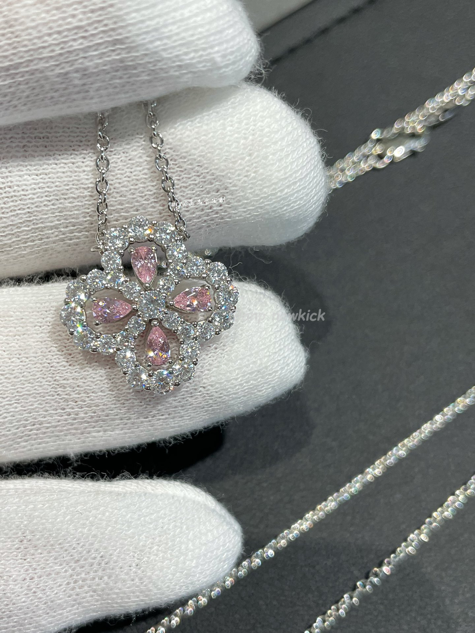 Harry Winston Diamond Necklace (3) - www.newkick.org Harry Winston Diamond Necklace (3) - www.newkick.org