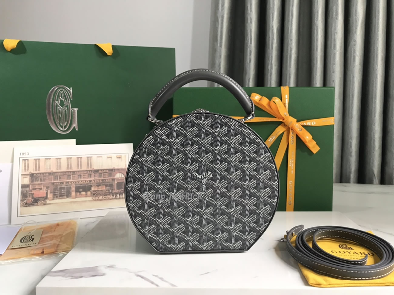 Goyard Alto Hat Box Bag 16.5 Cm X 7 Cm X 18 Cm (11) - www.newkick.vip Goyard Alto Hat Box Bag 16.5 Cm X 7 Cm X 18 Cm (11) - www.newkick.vip