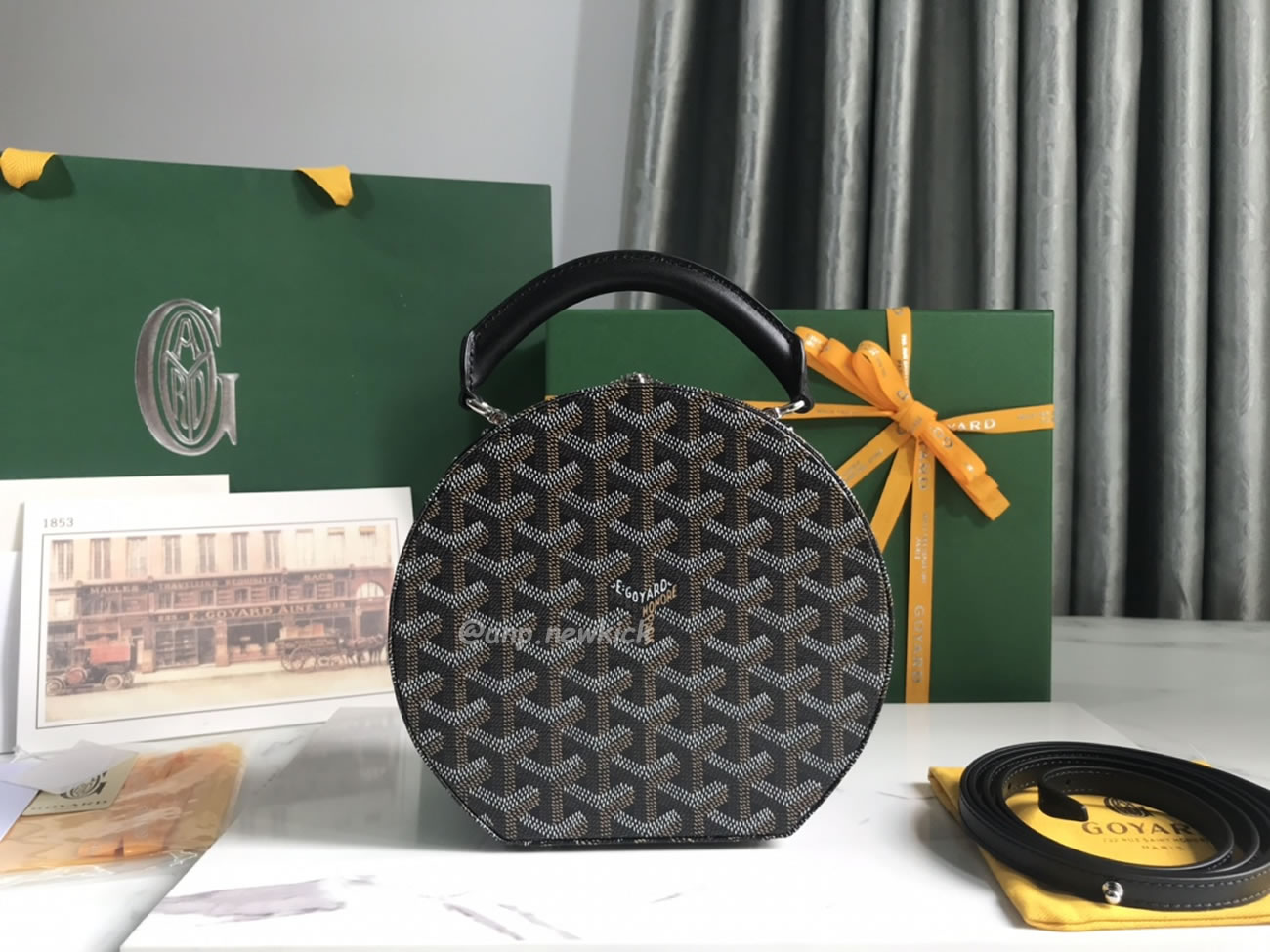 Goyard Alto Hat Box Bag 16.5 Cm X 7 Cm X 18 Cm (3) - www.newkick.vip Goyard Alto Hat Box Bag 16.5 Cm X 7 Cm X 18 Cm (3) - www.newkick.vip