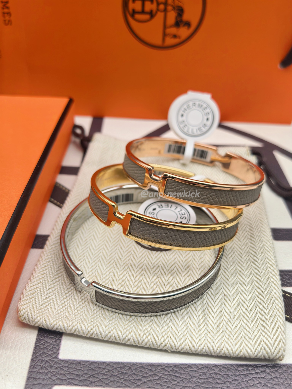 Hermès Bracelets For Women (15) - www.newkick.org Hermès Bracelets For Women (15) - www.newkick.org