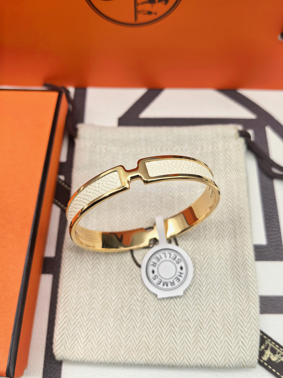 Hermès Bracelets For Women (29) - www.newkick.org Hermès Bracelets For Women (29) - www.newkick.org