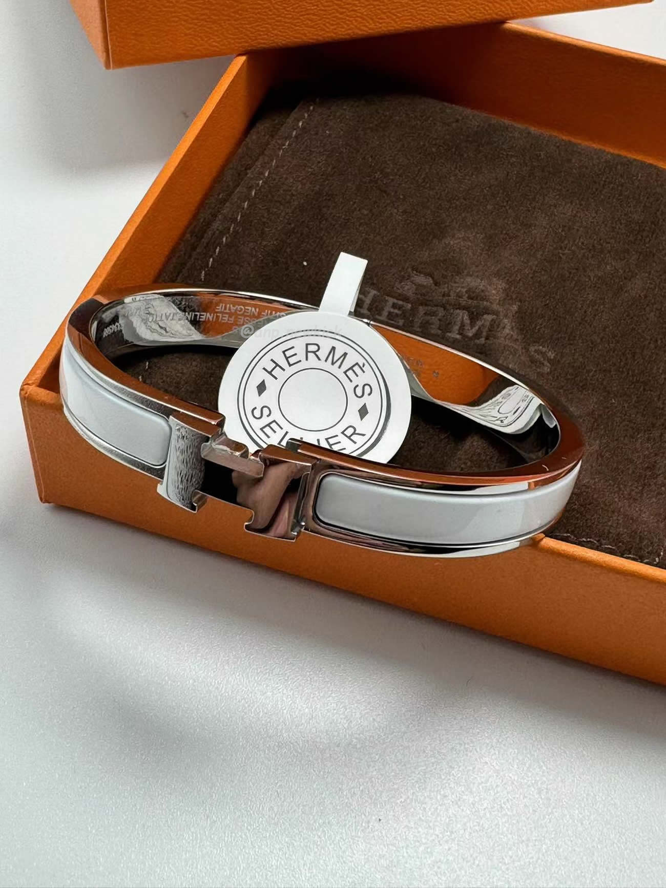 Hermès Clic H Bracelet (4) - www.newkick.org Hermès Clic H Bracelet (4) - www.newkick.org