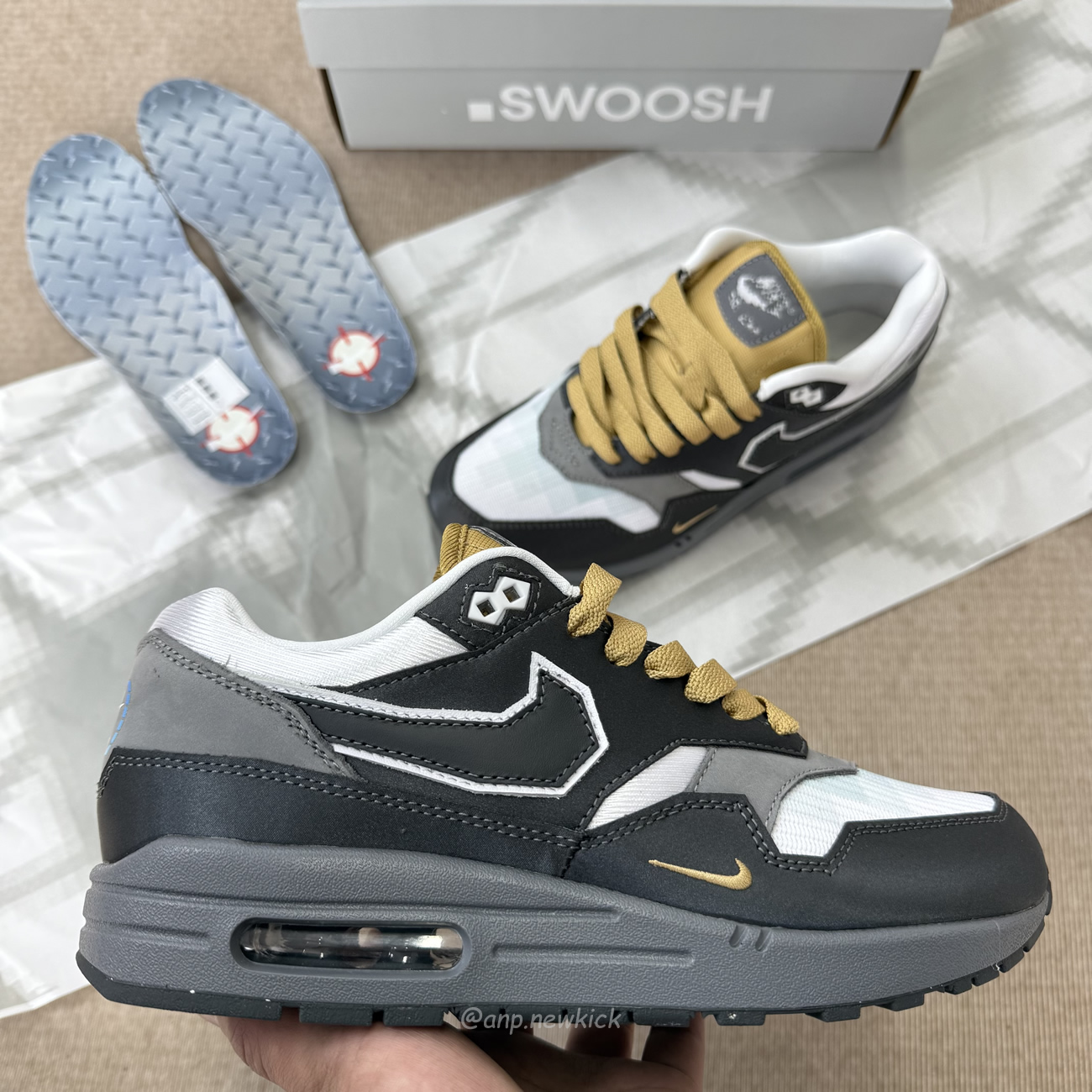 Nike Air Max 1 Swoosh Low Poly Big Head Mode Ib9898 001 (7) - www.newkick.org Nike Air Max 1 Swoosh Low Poly Big Head Mode Ib9898 001 (7) - www.newkick.org