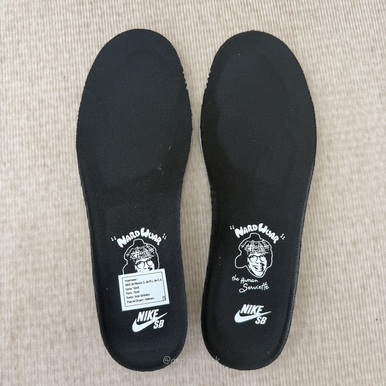 Nike Sb Dunk Low Nardwuar Ii1493 600 (11) - www.newkick.org Nike Sb Dunk Low Nardwuar Ii1493 600 (11) - www.newkick.org