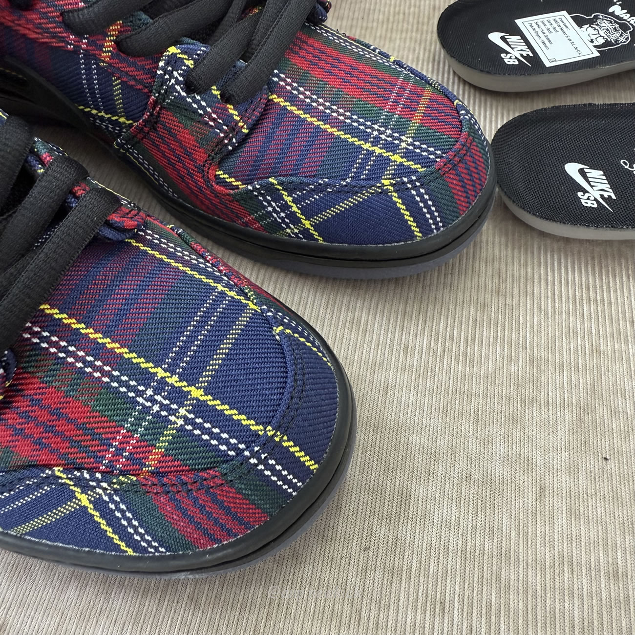 Nike Sb Dunk Low Nardwuar Ii1493 600 (7) - www.newkick.org Nike Sb Dunk Low Nardwuar Ii1493 600 (7) - www.newkick.org