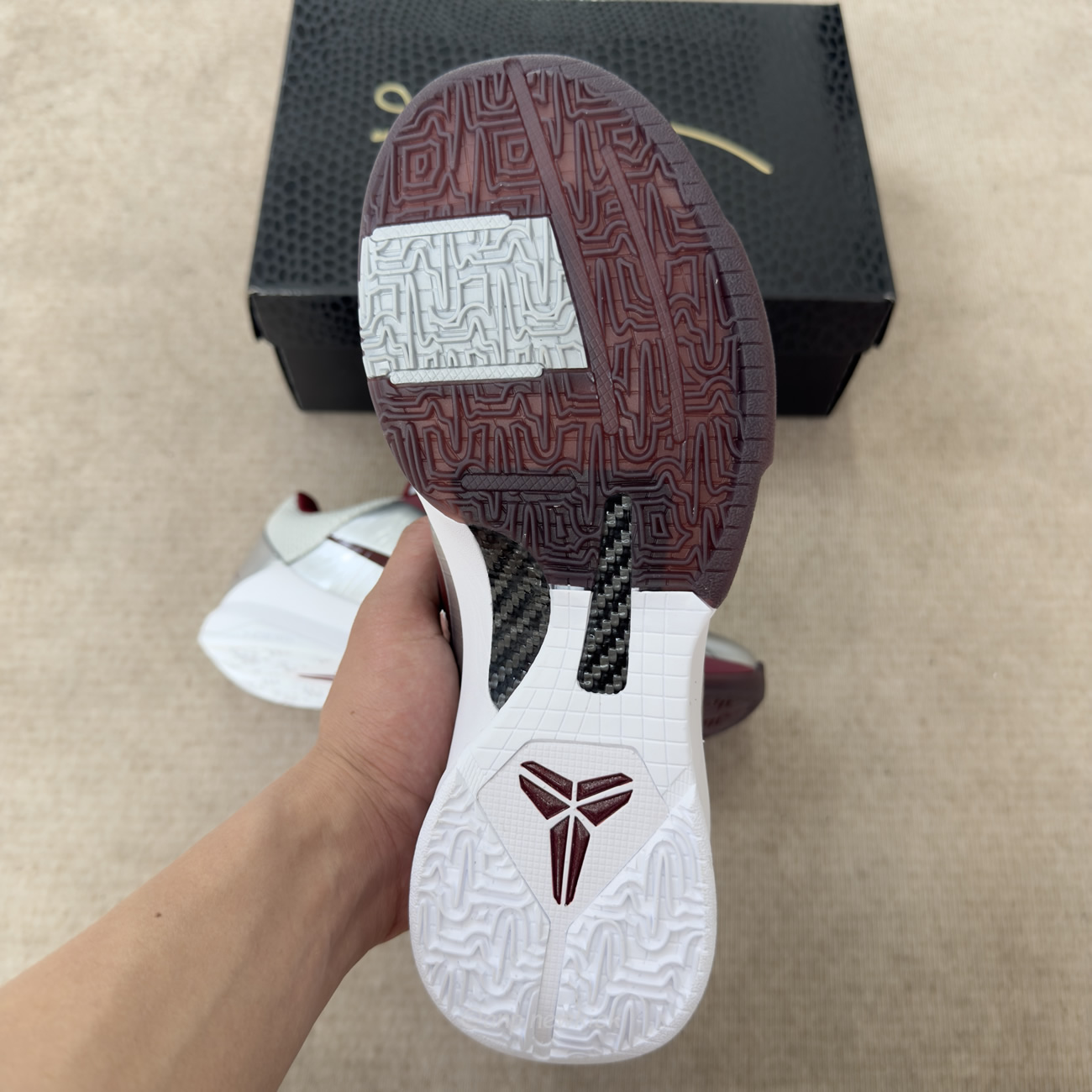 Nike Kobe 5 Protro Metallic Silver And Team Red Im0557 001 (2) - www.newkick.org Nike Kobe 5 Protro Metallic Silver And Team Red Im0557 001 (2) - www.newkick.org