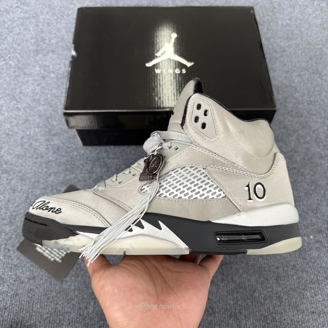 Air Jordan 5 Retro Wings 2025 Womens Io2038 001 (4) - www.newkick.org Air Jordan 5 Retro Wings 2025 Womens Io2038 001 (4) - www.newkick.org