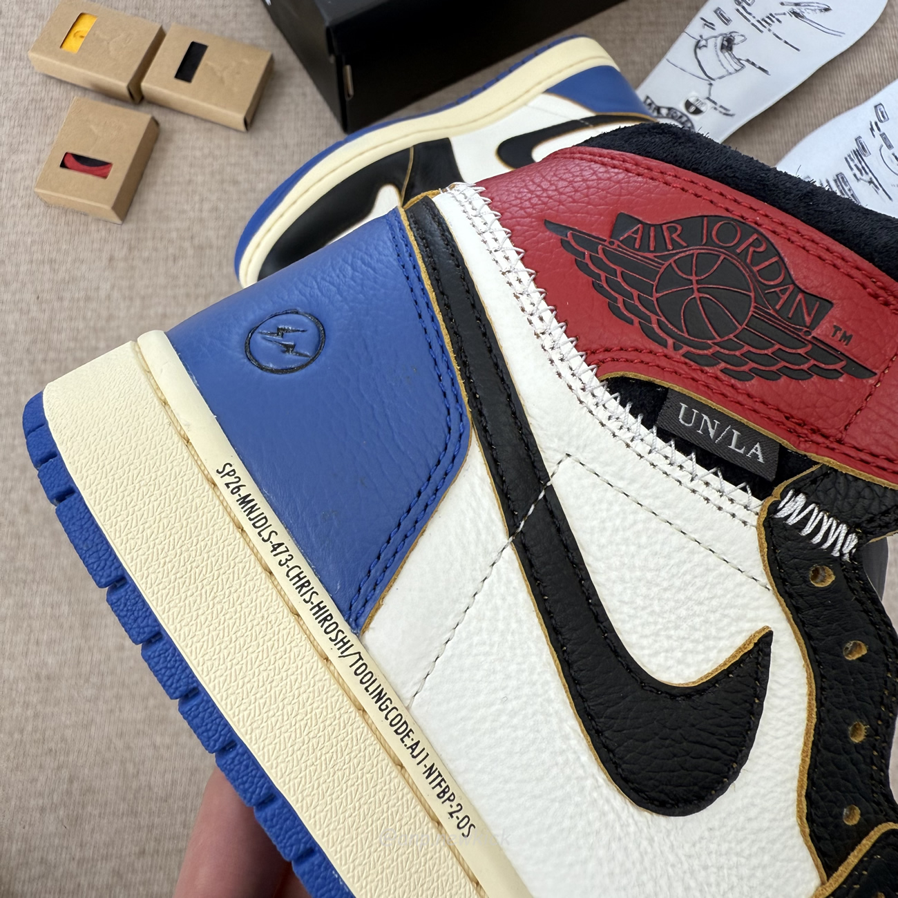 Air Jordan 1 Retro High Og Sp Fragment X Union La Varsity Red Sport Royal Io7847 002 (4) - www.newkick.org Air Jordan 1 Retro High Og Sp Fragment X Union La Varsity Red Sport Royal Io7847 002 (4) - www.newkick.org