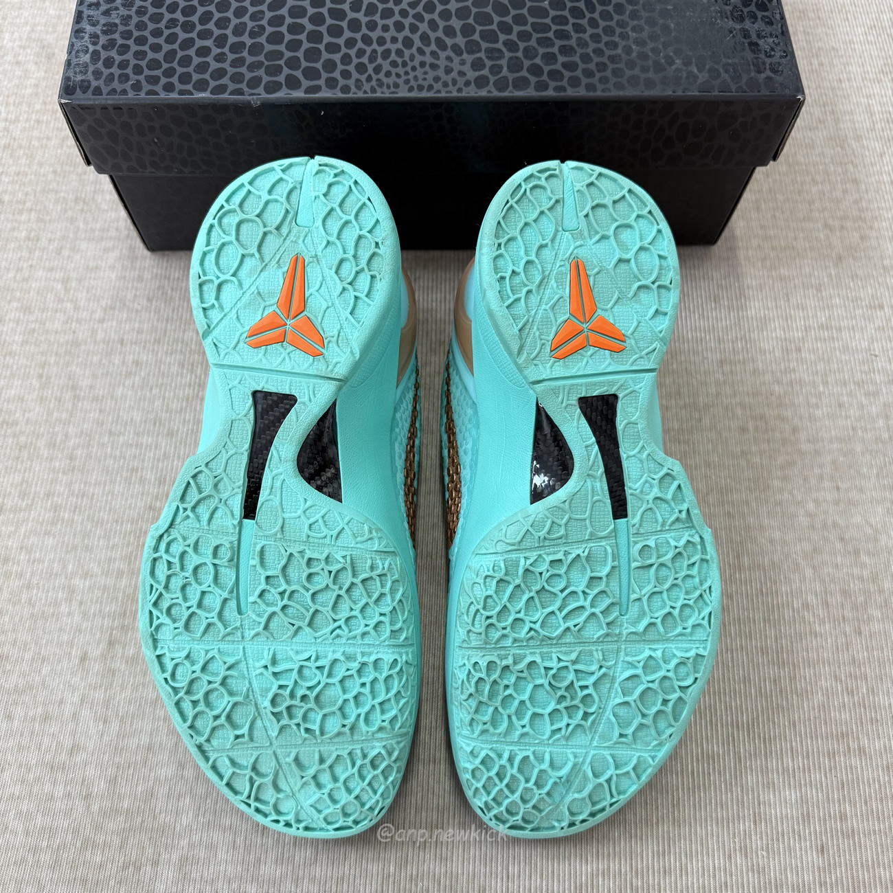 Nike Kobe 6 Protro Jalen Brunson Statue Of Liberty Iq5774 300 (3) - www.newkick.org Nike Kobe 6 Protro Jalen Brunson Statue Of Liberty Iq5774 300 (3) - www.newkick.org