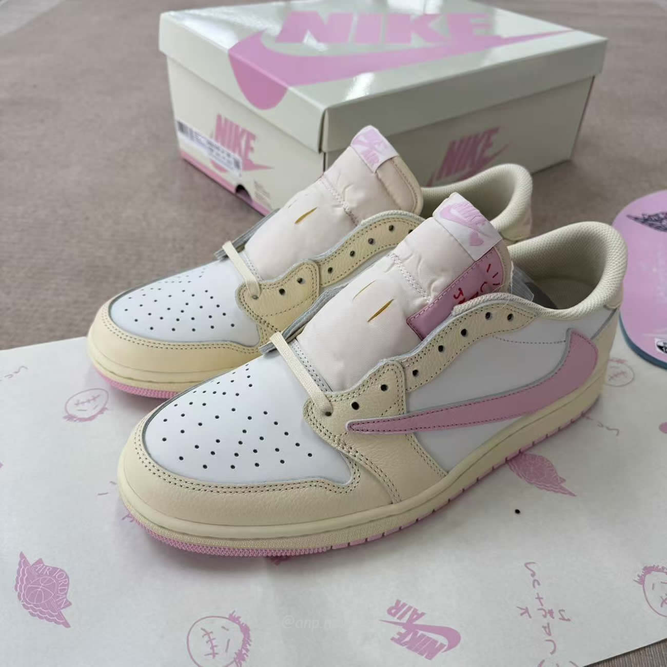 Air Jordan 1 Retro Low Og Sp Travis Scott Shy Pink Iq7604 100 (13) - www.newkick.org