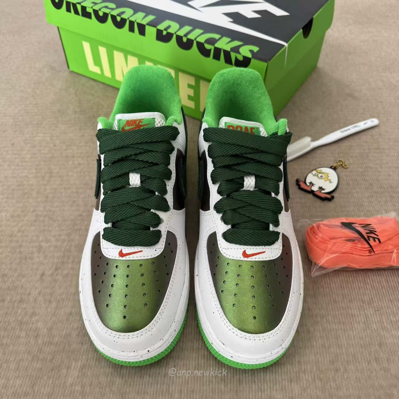 Nike Air Force 1 Low Ducks Of A Feather University Of Oregon Egg Or Duck Iu7613 100 (3) - www.newkick.org Nike Air Force 1 Low Ducks Of A Feather University Of Oregon Egg Or Duck Iu7613 100 (3) - www.newkick.org