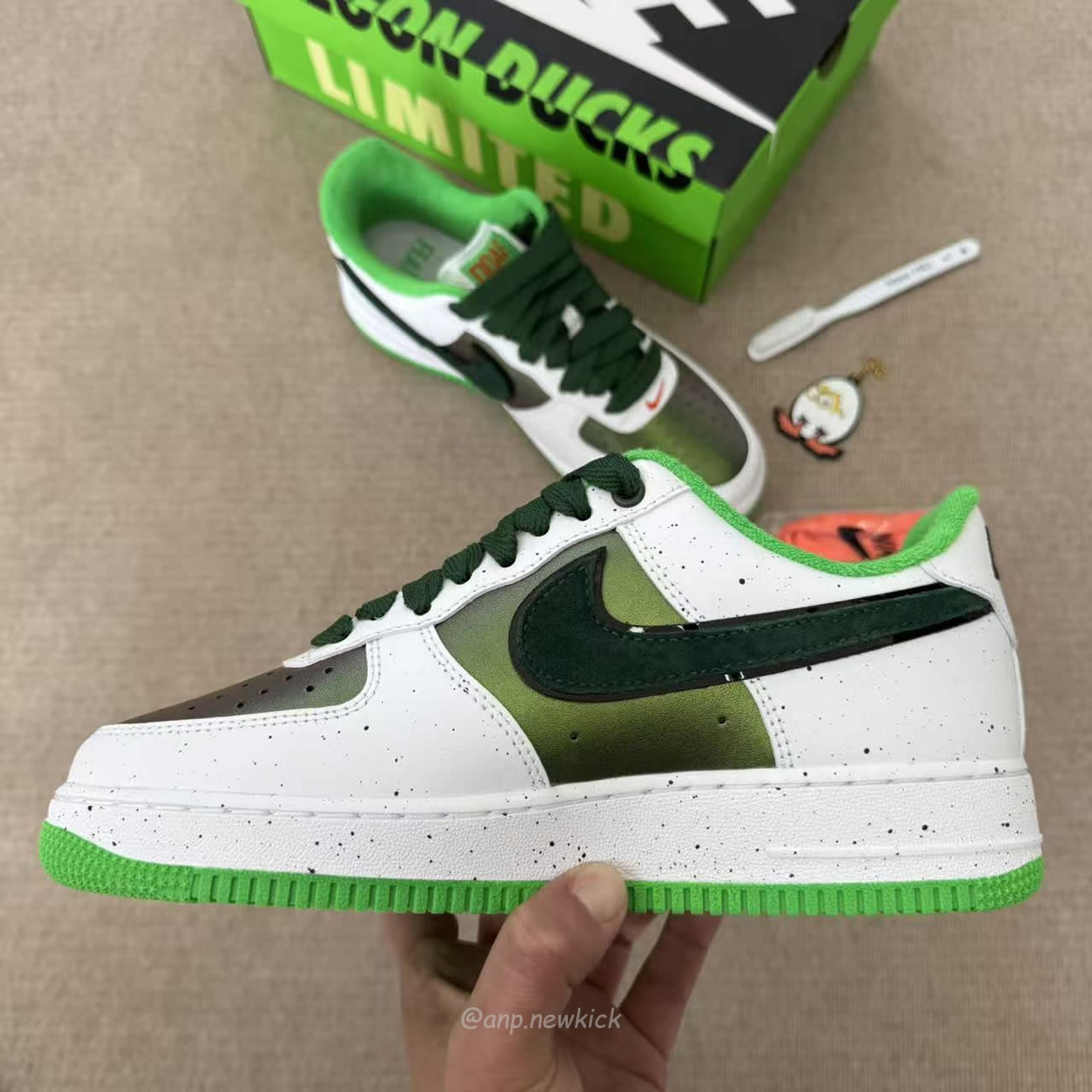 Nike Air Force 1 Low Ducks Of A Feather University Of Oregon Egg Or Duck Iu7613 100 (9) - www.newkick.org Nike Air Force 1 Low Ducks Of A Feather University Of Oregon Egg Or Duck Iu7613 100 (9) - www.newkick.org