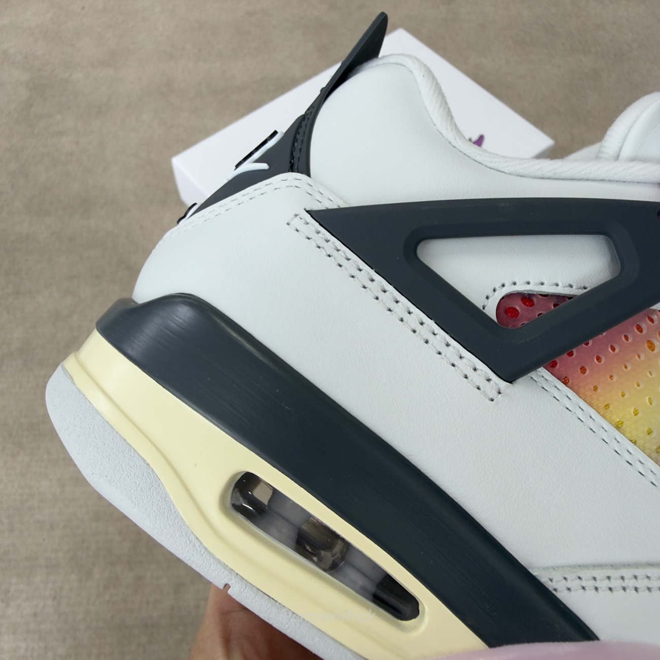 Air Jordan 4 Retro Comic Ja1135 100 (11) - www.newkick.org Air Jordan 4 Retro Comic Ja1135 100 (11) - www.newkick.org
