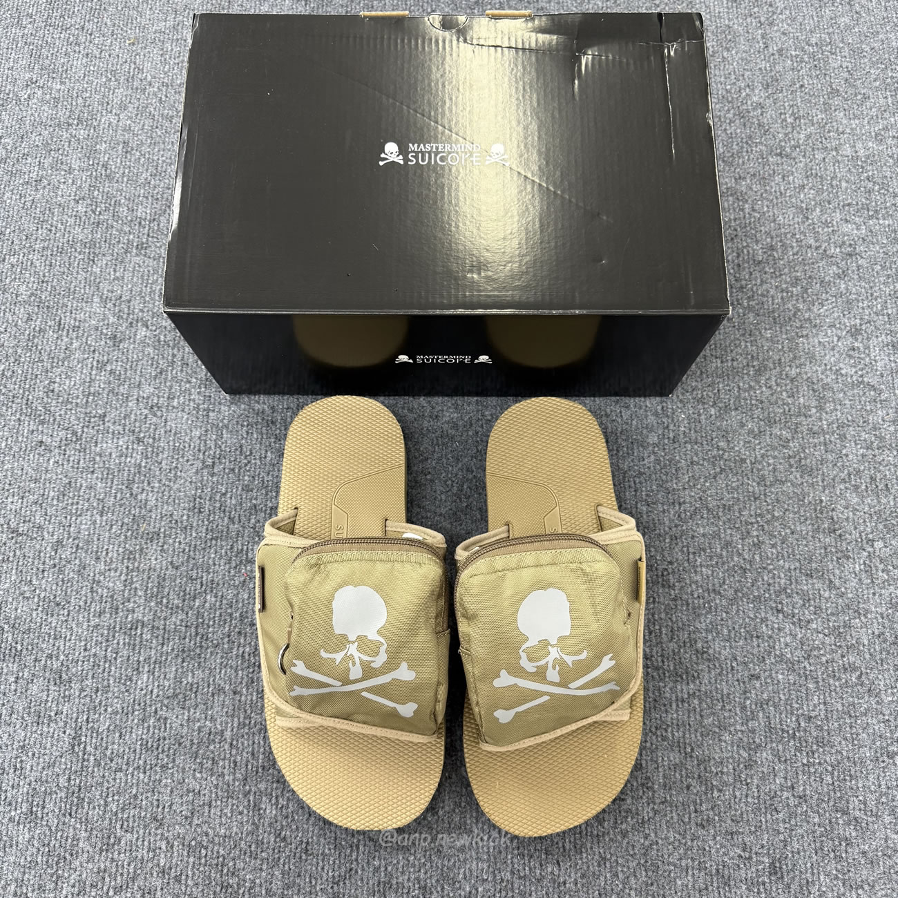 Suicoke X Mastermind Japan Reflective Sandals (3) - www.newkick.org Suicoke X Mastermind Japan Reflective Sandals (3) - www.newkick.org