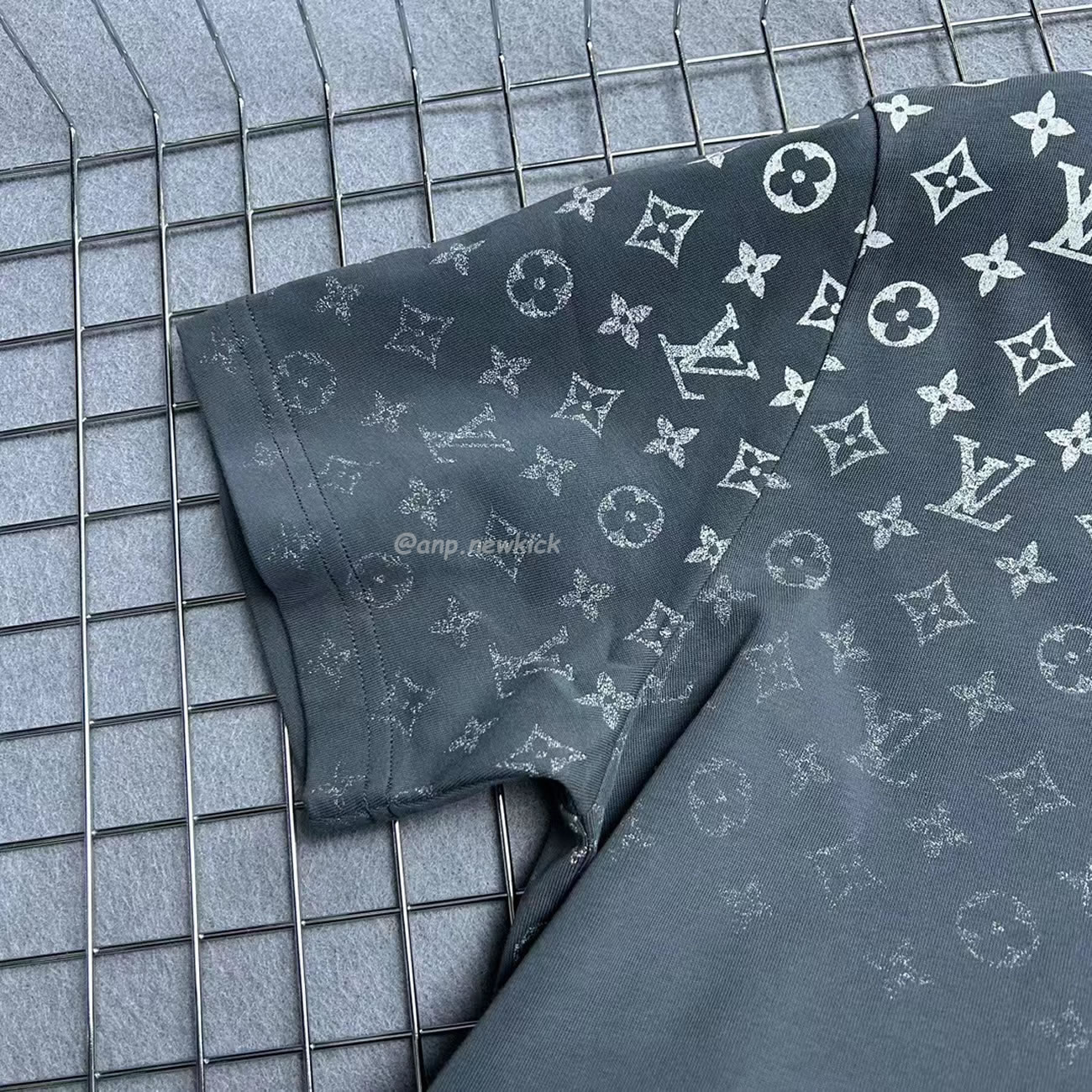 Louis Vuitton Lv Gradient Cotton T Shirt (7) - www.newkick.org Louis Vuitton Lv Gradient Cotton T Shirt (7) - www.newkick.org