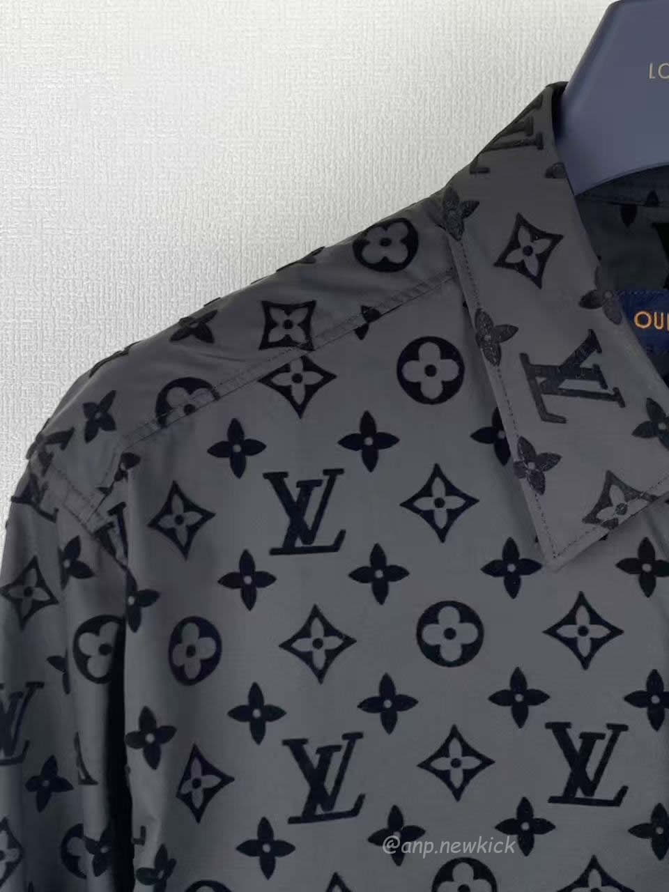Louis Vuitton Lv Monogram Shirt (4) - www.newkick.org Louis Vuitton Lv Monogram Shirt (4) - www.newkick.org