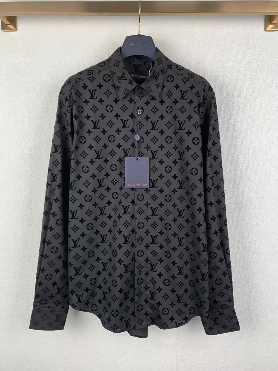 Louis Vuitton Lv Monogram Shirt (5) - www.newkick.org Louis Vuitton Lv Monogram Shirt (5) - www.newkick.org