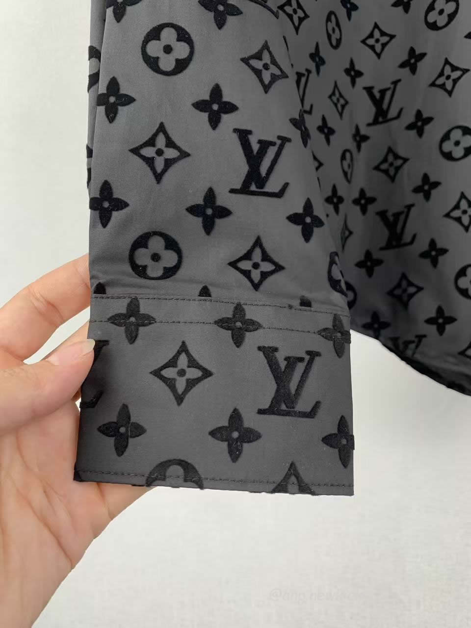 Louis Vuitton Lv Monogram Shirt (7) - www.newkick.org Louis Vuitton Lv Monogram Shirt (7) - www.newkick.org