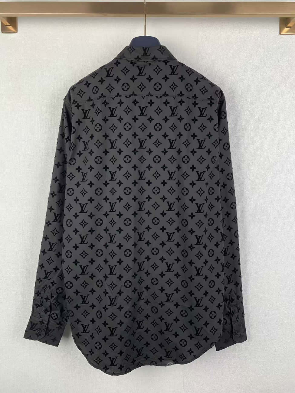 Louis Vuitton Lv Monogram Shirt (8) - www.newkick.org Louis Vuitton Lv Monogram Shirt (8) - www.newkick.org