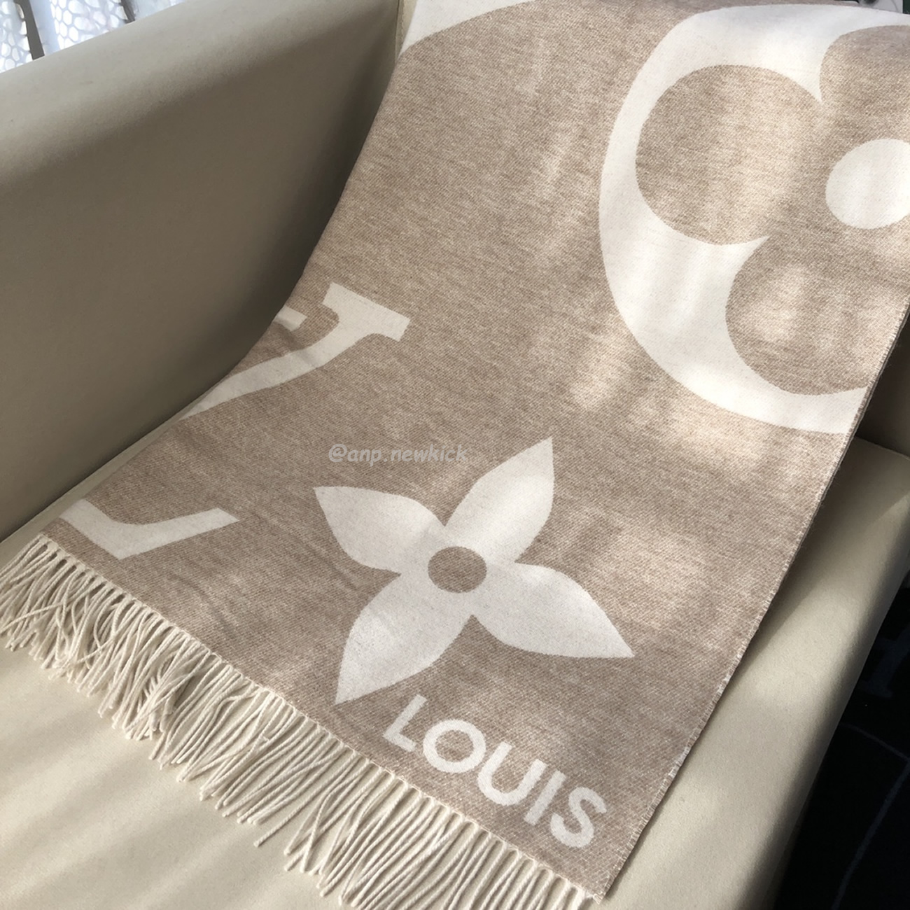 Louis Vuitton Lv Reykjavik Scarf 75x185cm (12) - www.newkick.org