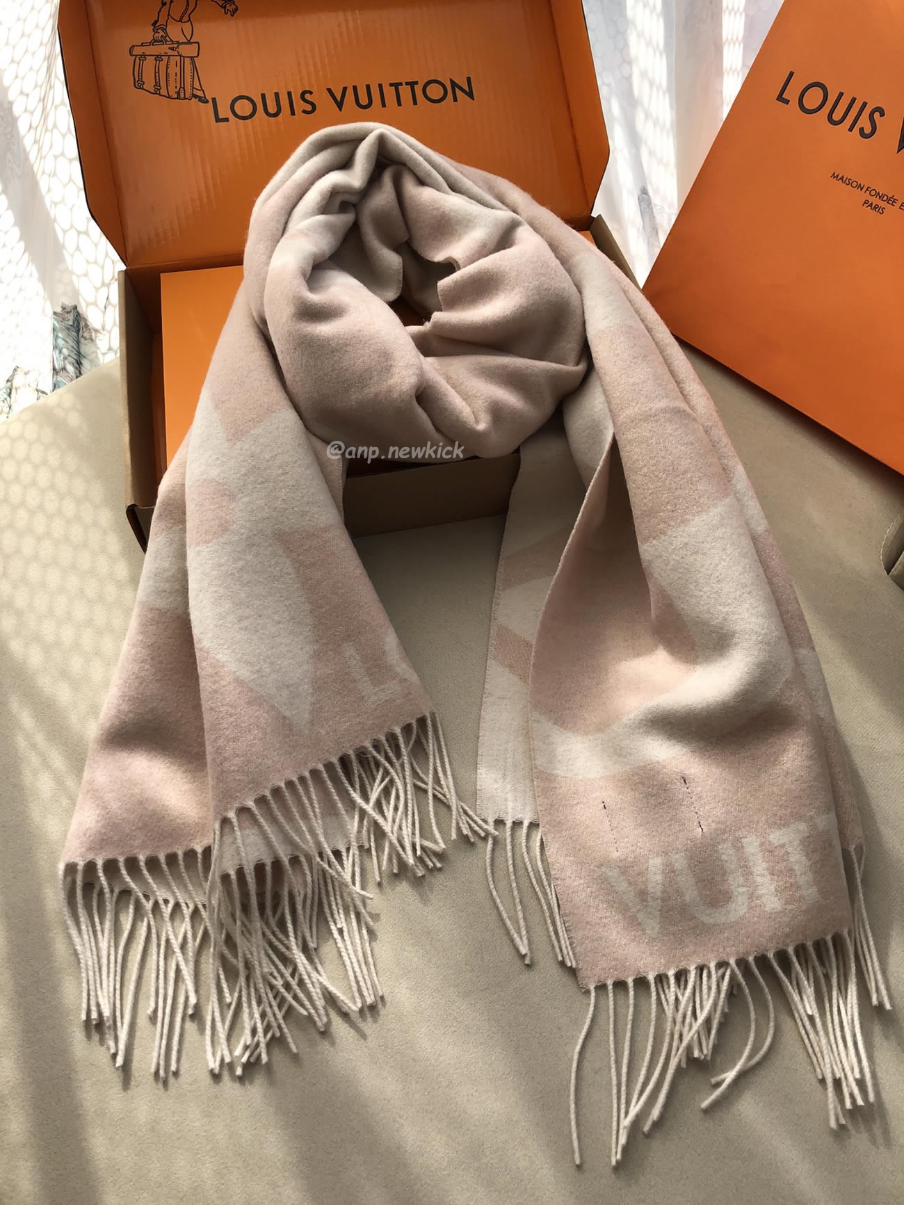 Louis Vuitton Lv Reykjavik Scarf 75x185cm (3) - www.newkick.org
