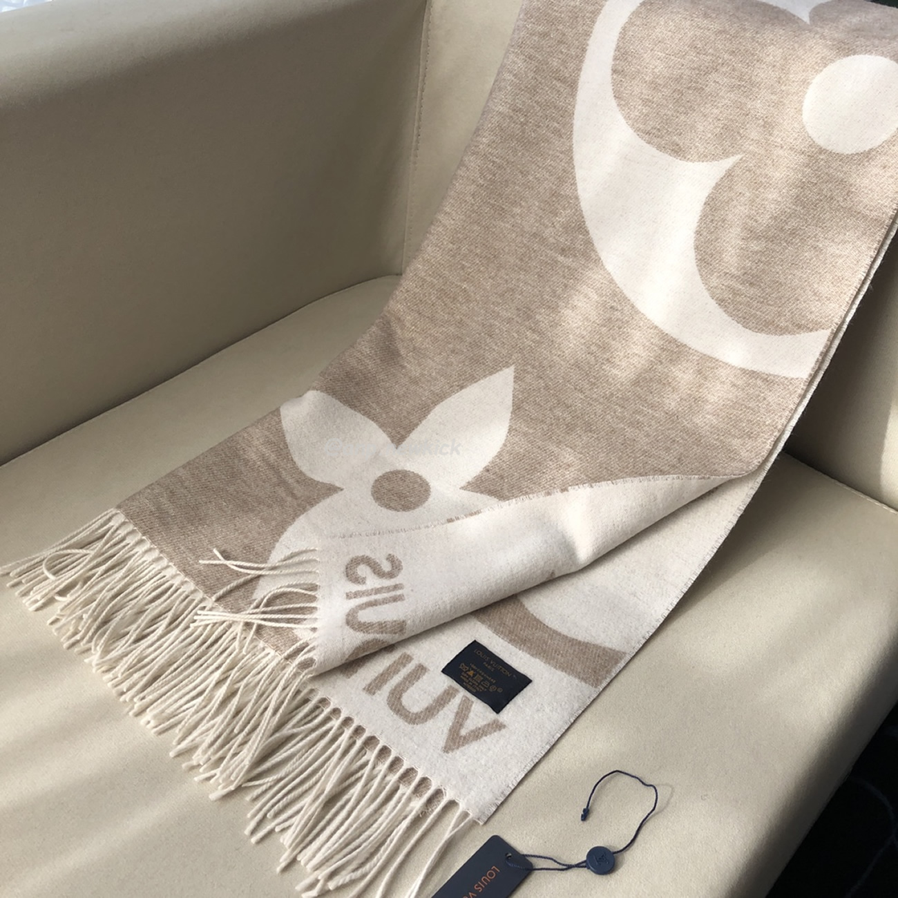 Louis Vuitton Lv Reykjavik Scarf 75x185cm (8) - www.newkick.org