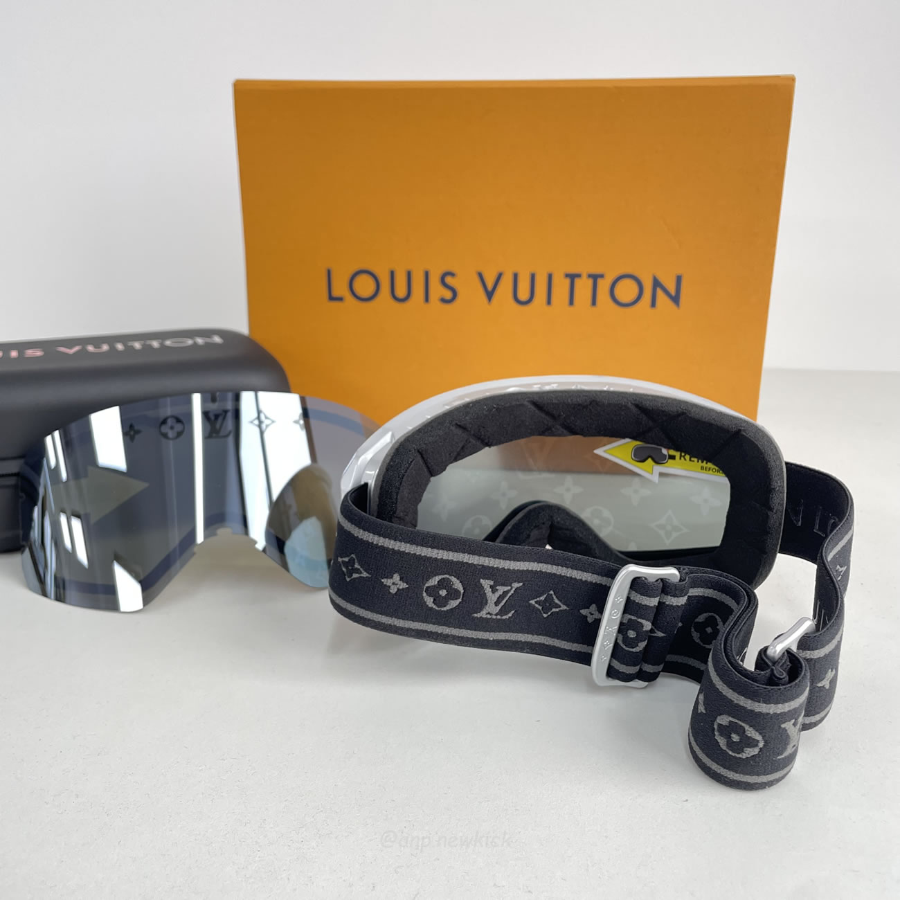 Louis Vuitton Lv Ski Mask Yellow Blue Black Pink Silvery White (15) - www.newkick.org Louis Vuitton Lv Ski Mask Yellow Blue Black Pink Silvery White (15) - www.newkick.org